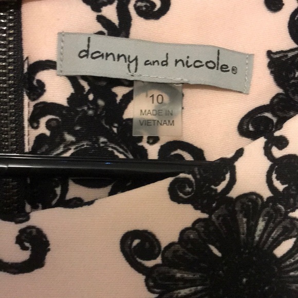 Patterned dress - Picture 3 of 6